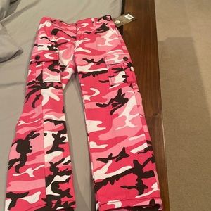 Kids Fatigues. Size medium. Waist 24-28”. Brand new.